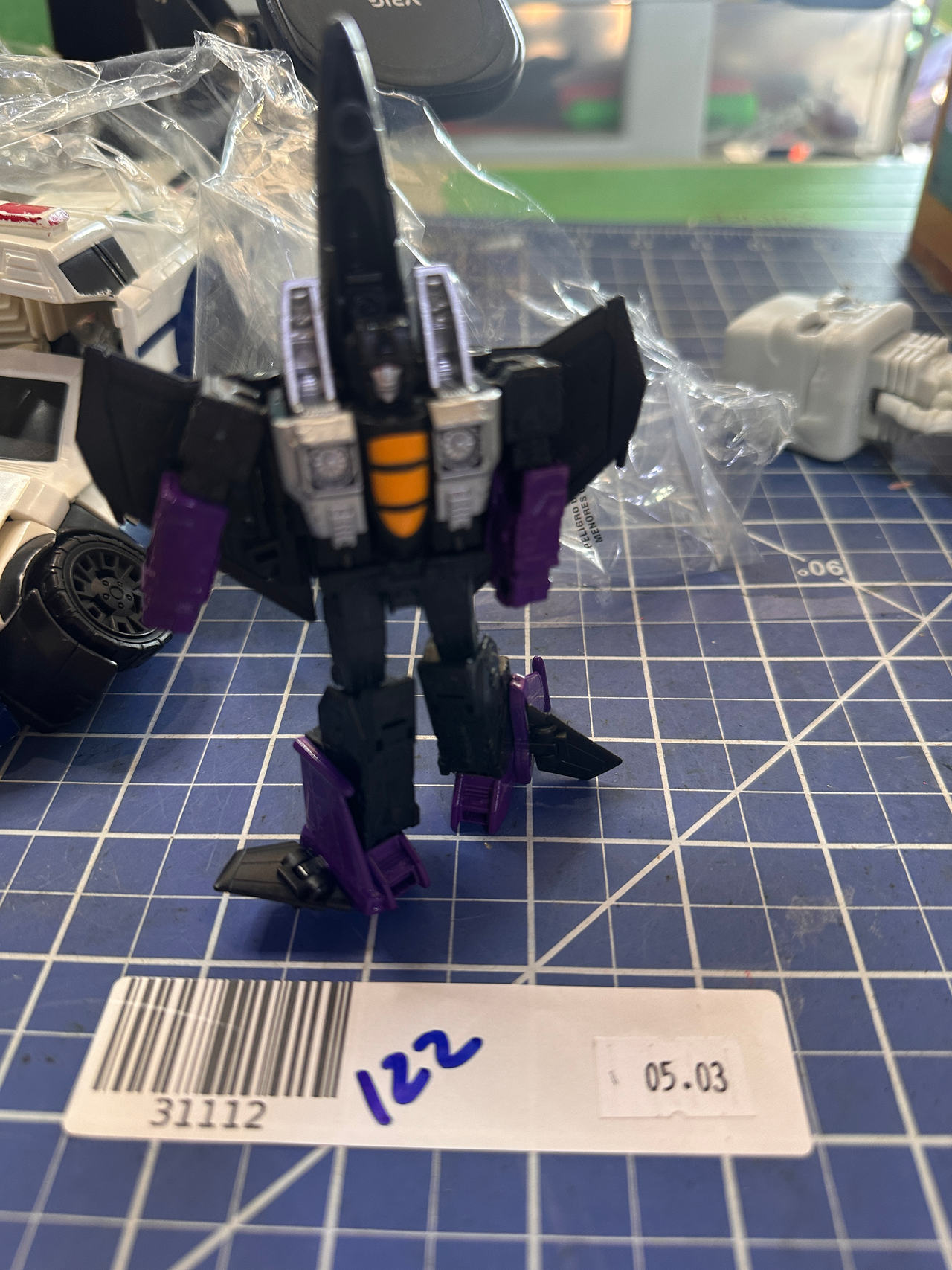 Transformers Kingdom Core Class SKYWARP.  122