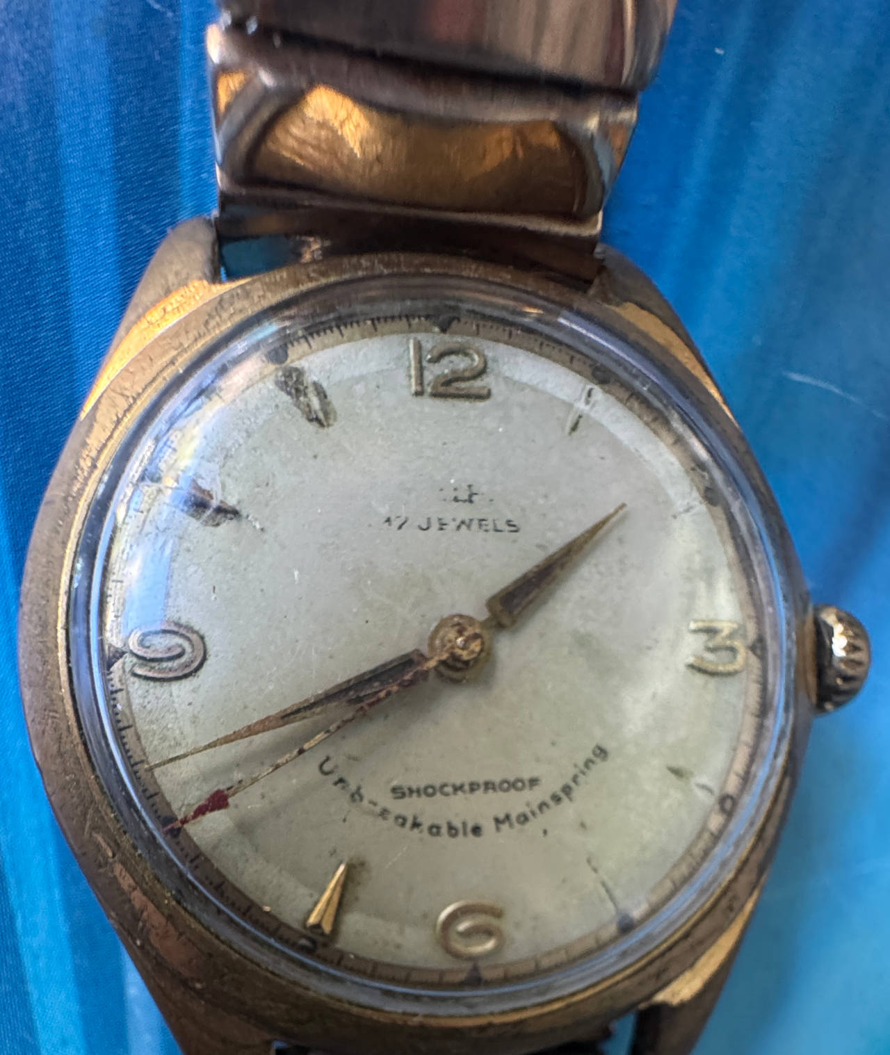 Vintage Bulova 17 Jewels Shockproof Watch