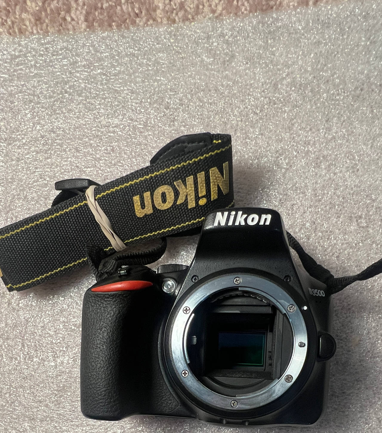 Nikon D3500 DSLR Camera Body no battery no charger