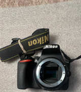 Nikon D3500 DSLR Camera Body no battery no charger - Image 1