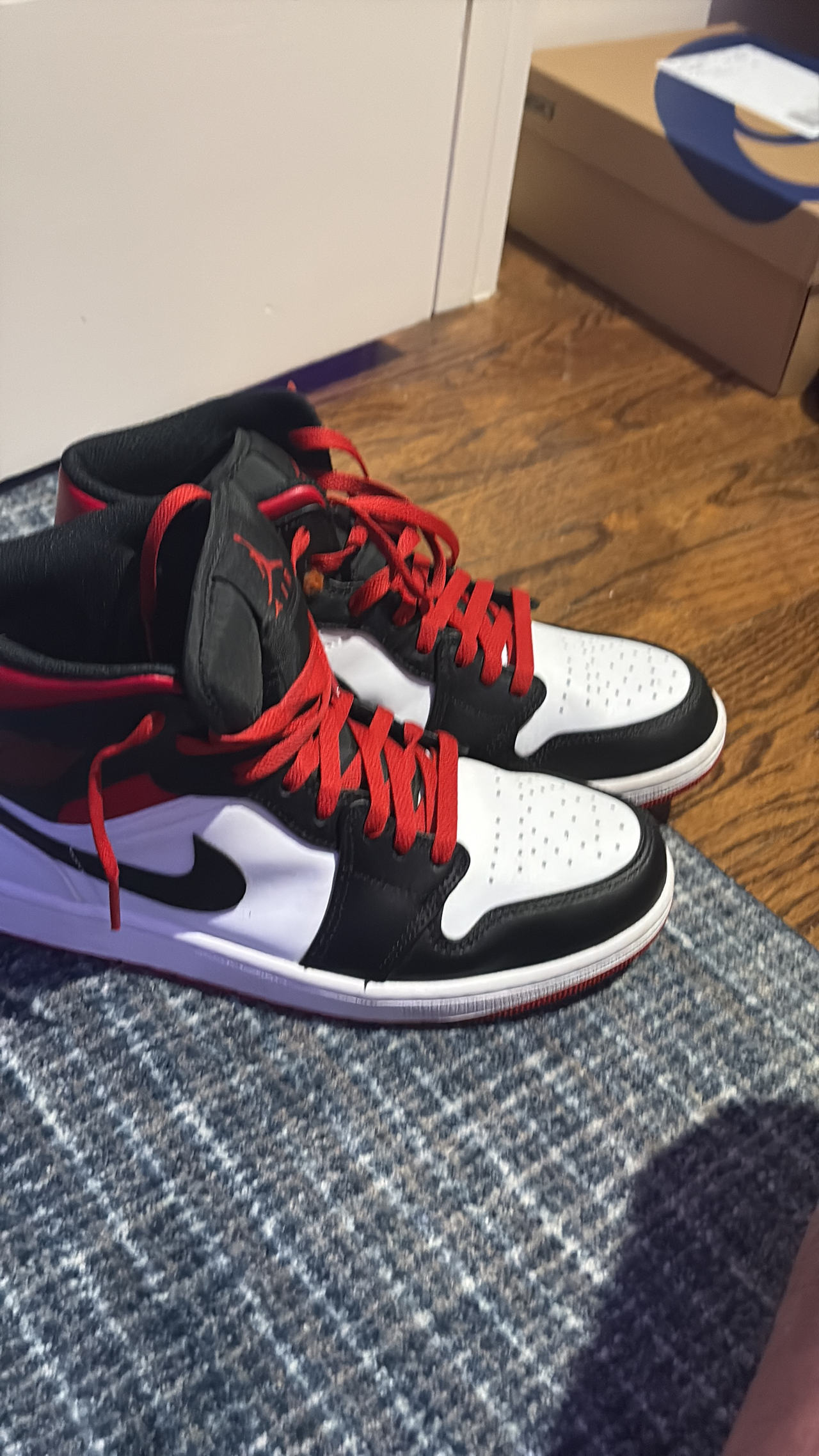 Air Jordan 1 Mid
