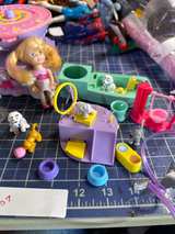 Miss Party Surprise PET PARTY poseable doll playset accessories.  207 - Image 2