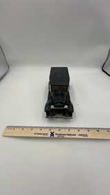 Vintage Cast Iron Woody Wagon Model - Image 2