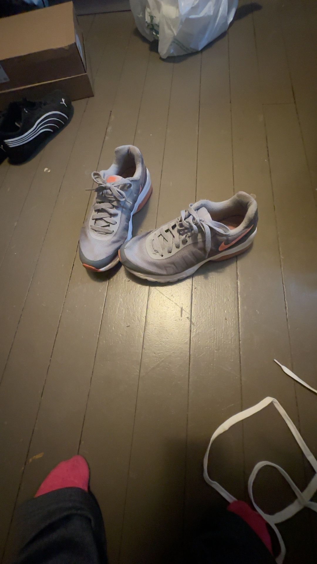 Nike Air Max Invigor Women's Gray Running Shoes