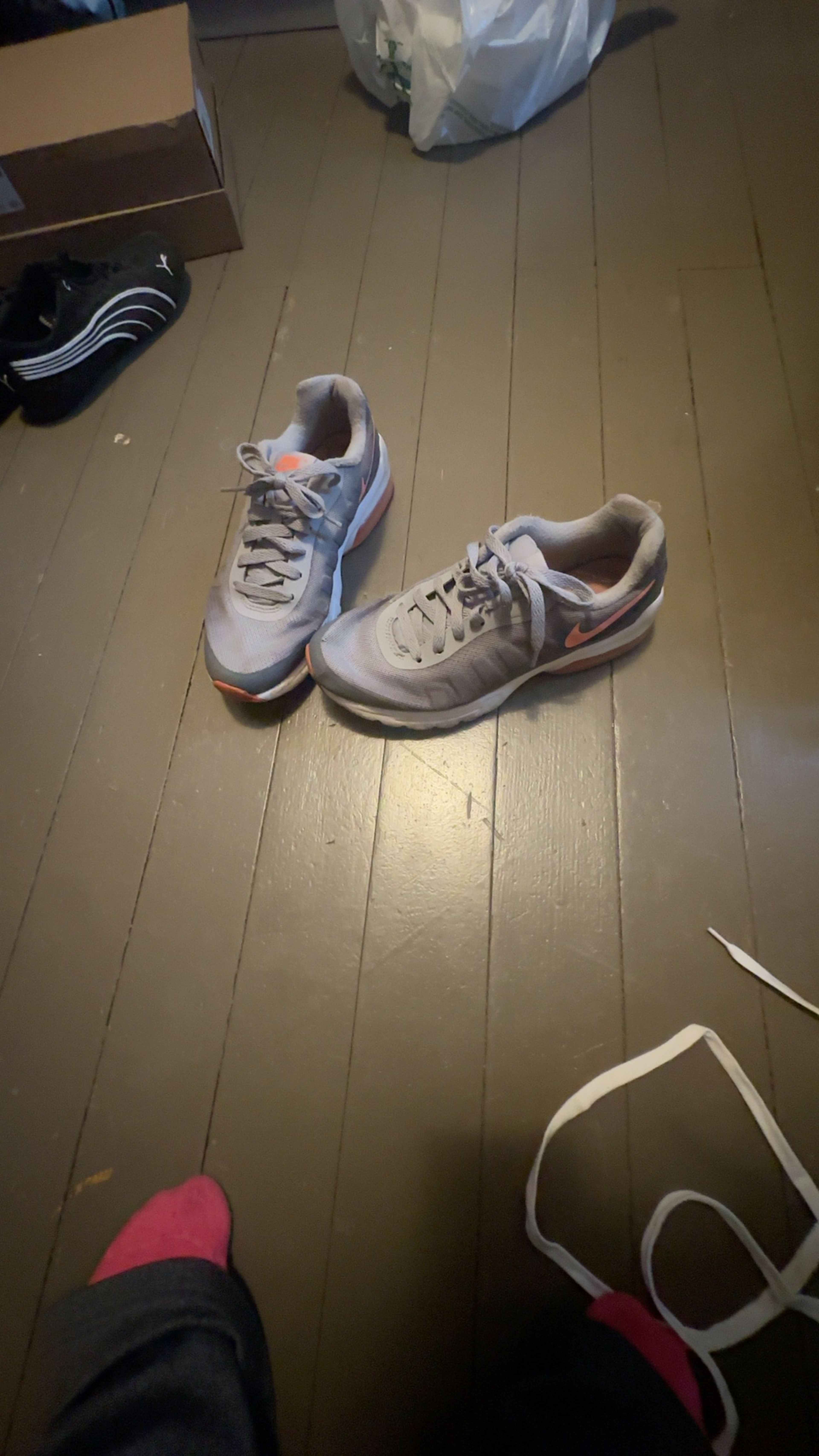 Nike Air Max Invigor Women's Gray Running Shoes