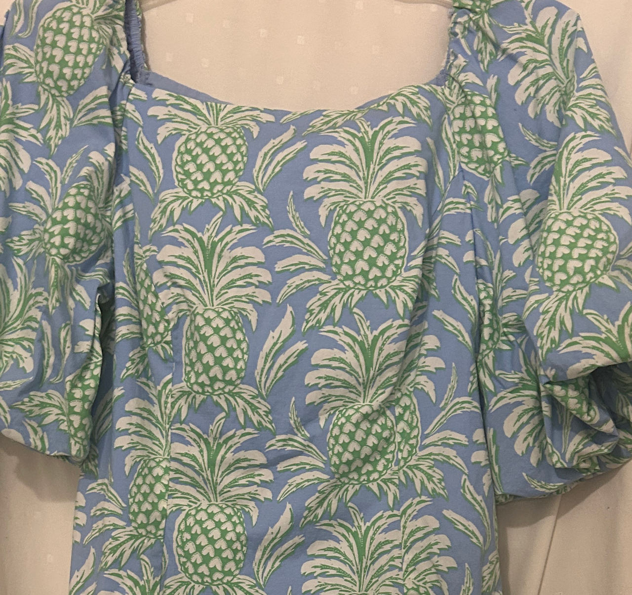 Crown & Ivy Pineapple Print Puff Sleeve Top