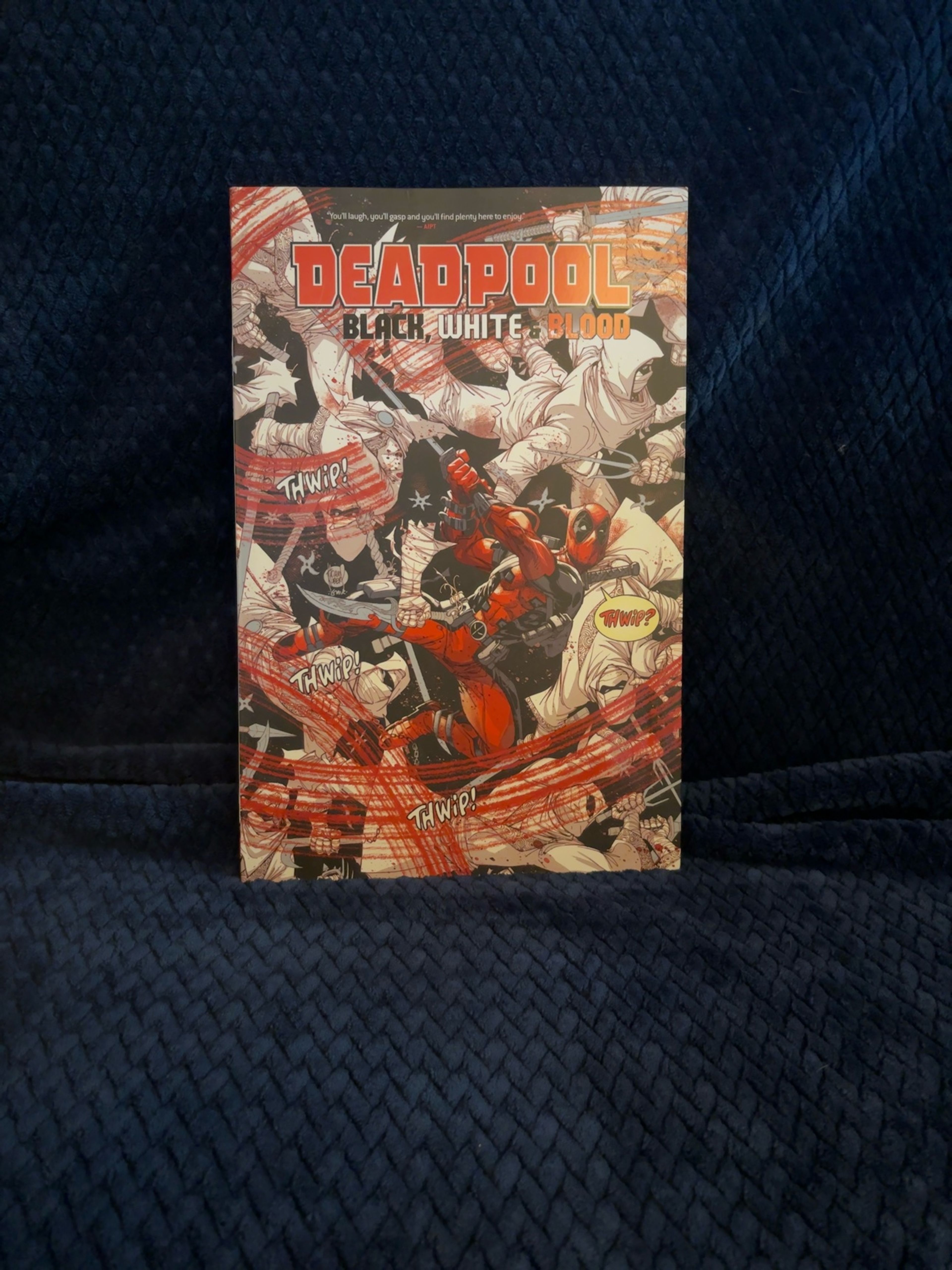 Marvel Deadpool: Black, White & Blood