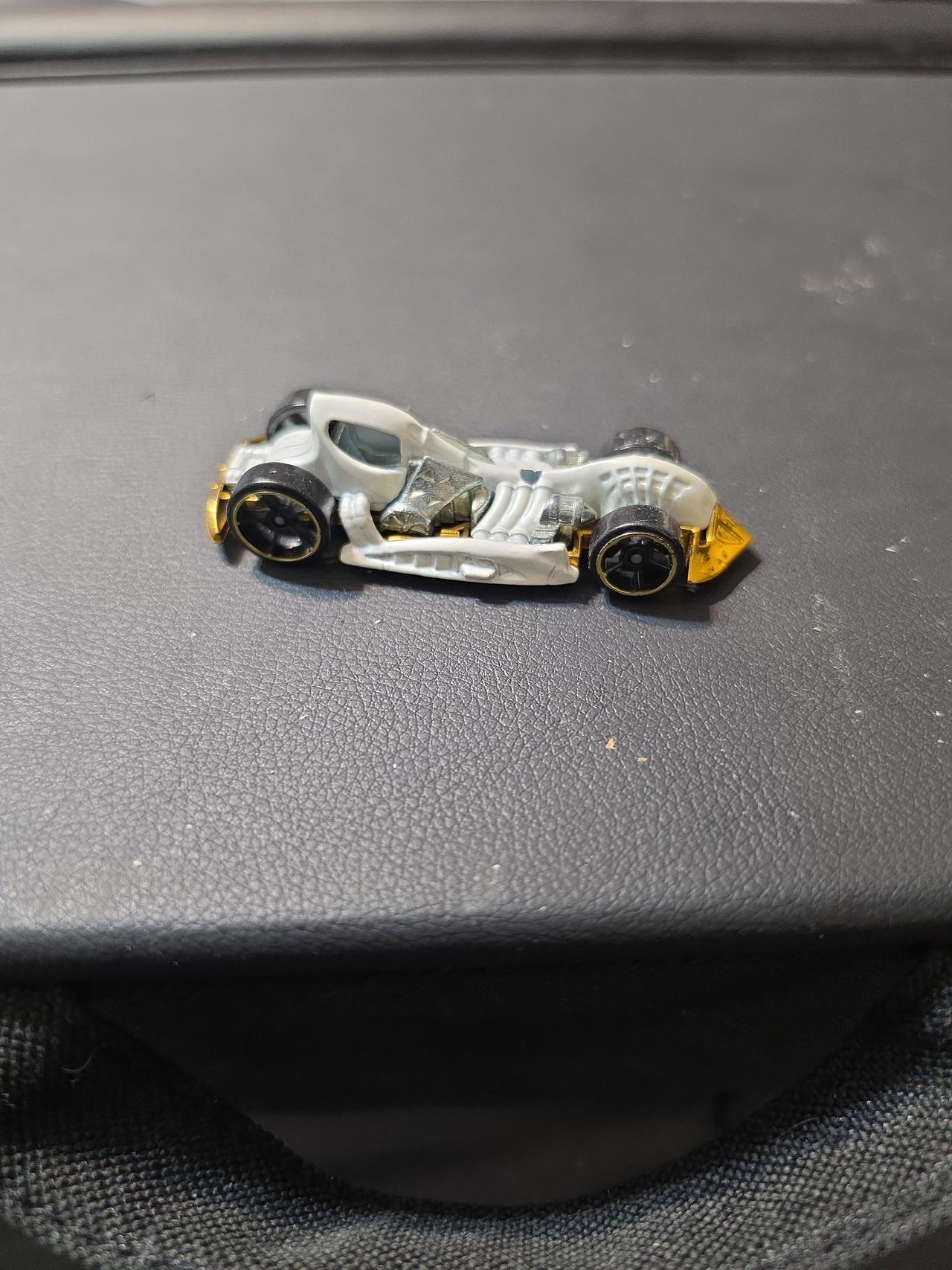 Hot Wheels 2-Jet-Z