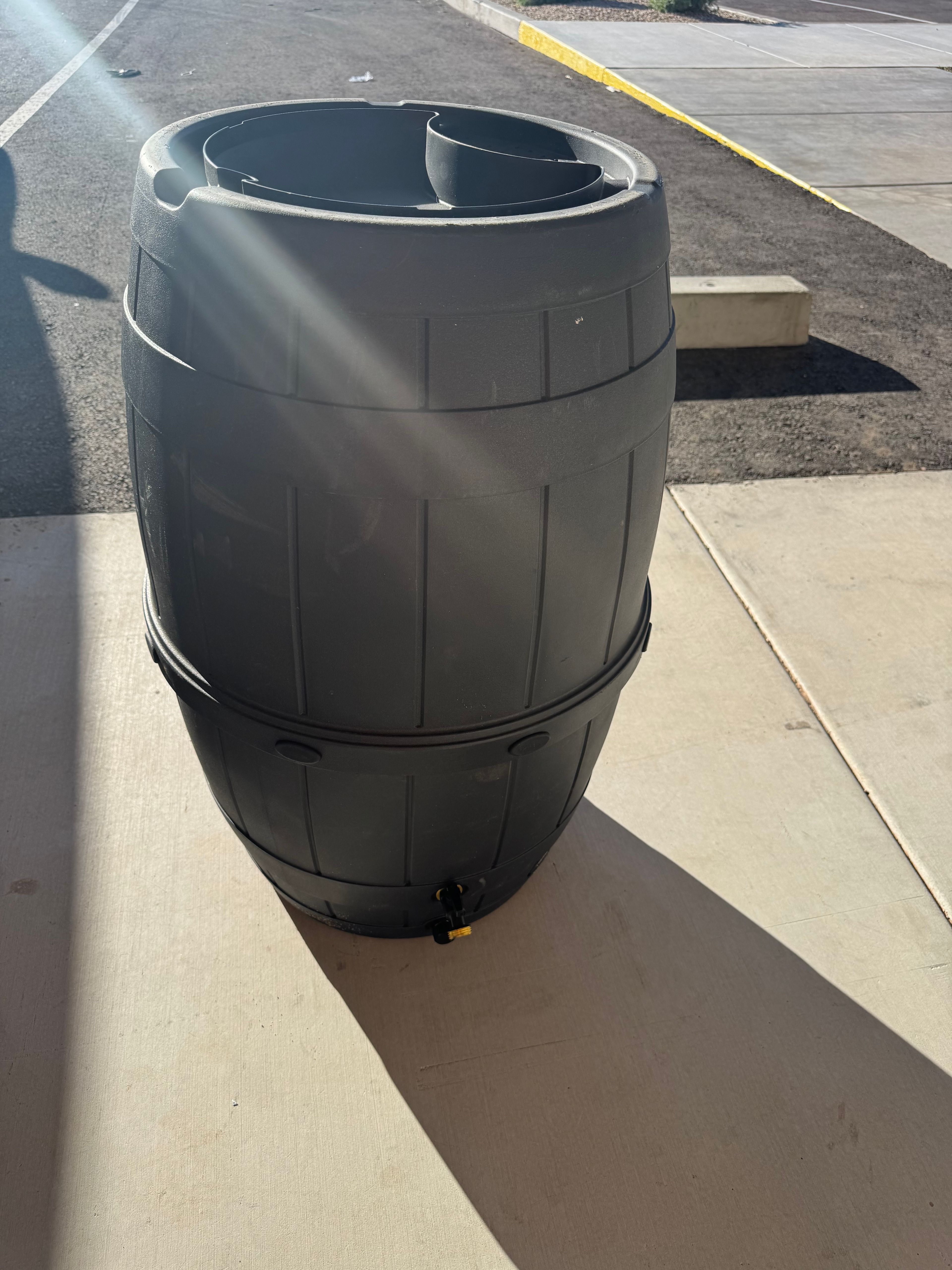 New Garden Treasures 50-Gallon Plastic Rain Barrel - Image 4