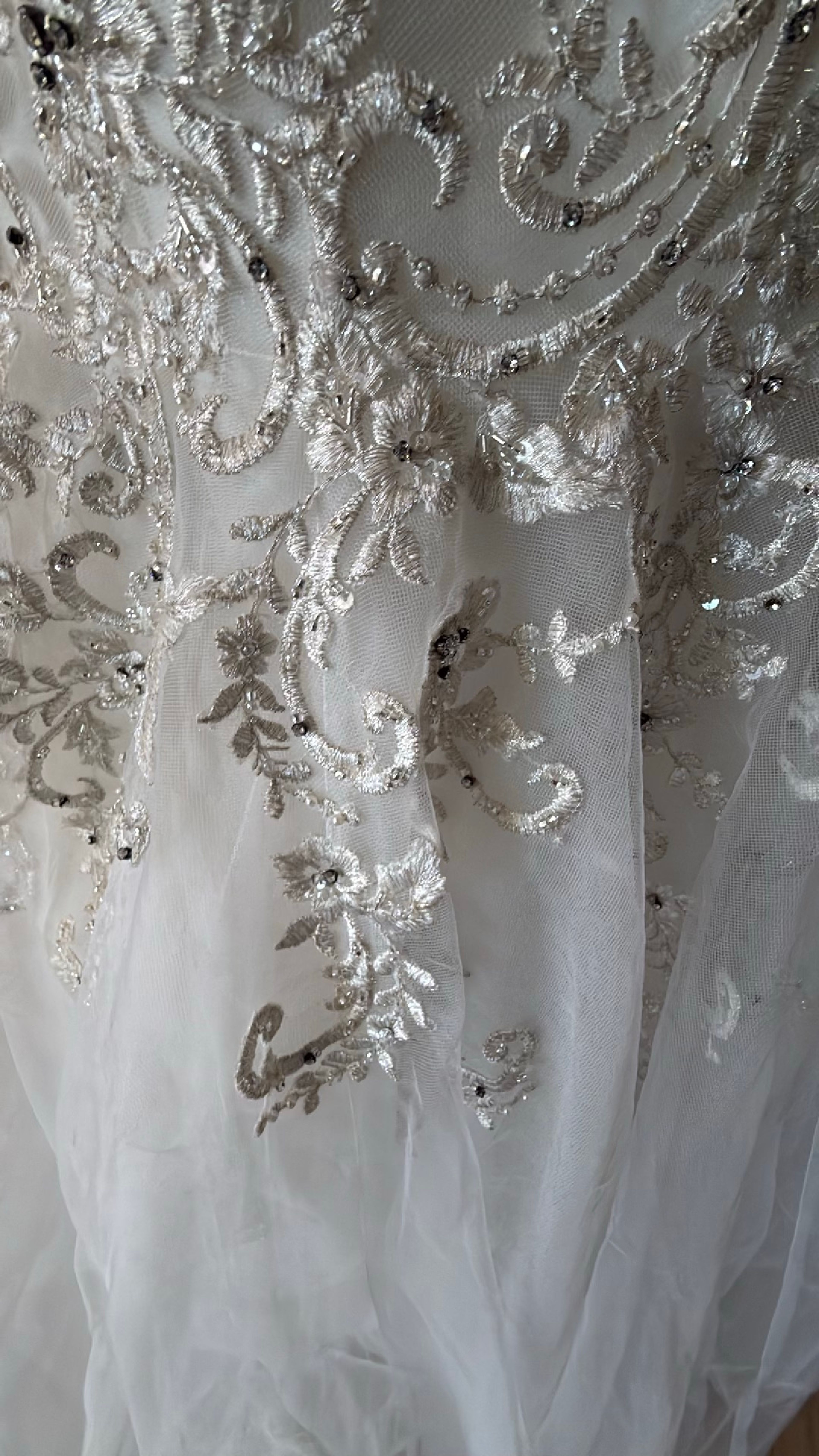 Beaded Mermaid Wedding Dress size 4-6 - Image 4