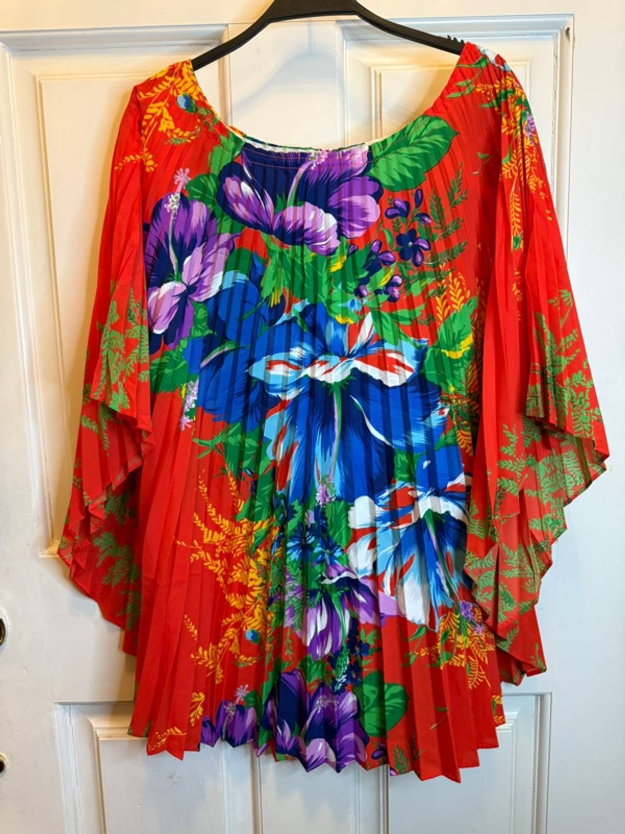 Royal Creations Vintage Hawaiian Batwing Dress Red