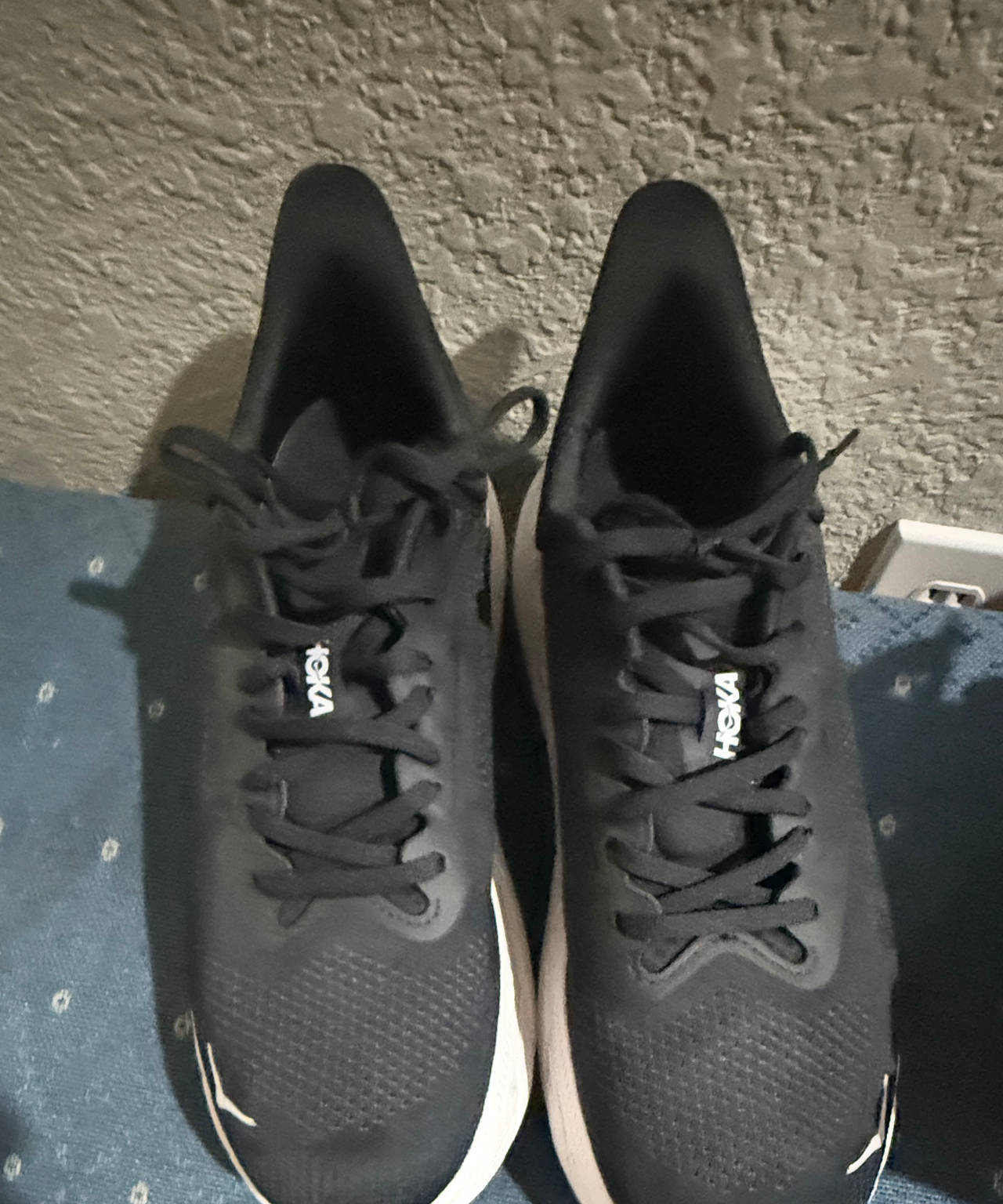 Hoka Clifton 8 Black White