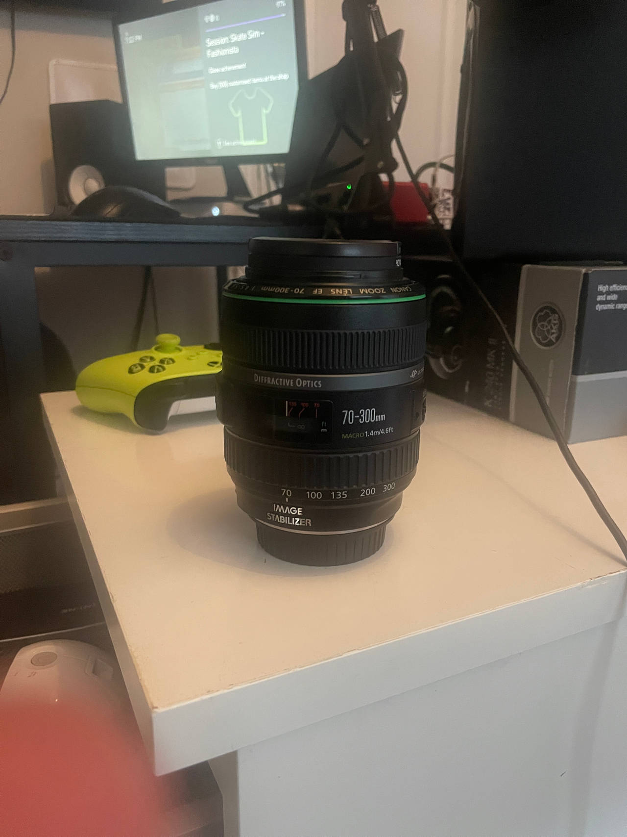 Canon EF 70-300mm f/4.5-5.6 DO IS USM Lens