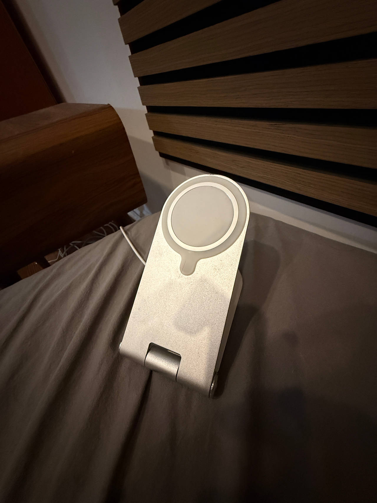 MagSafe Charging Stand