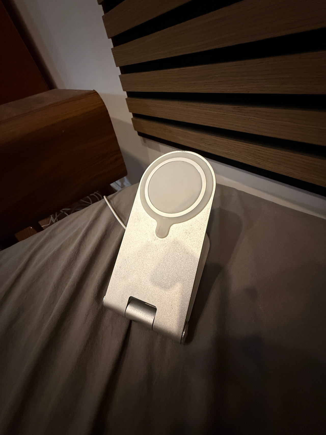 MagSafe Charging Stand
