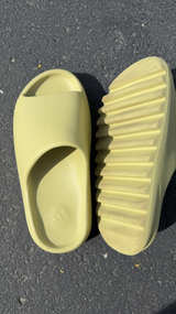 Adidas Yeezy Slide - Image 3