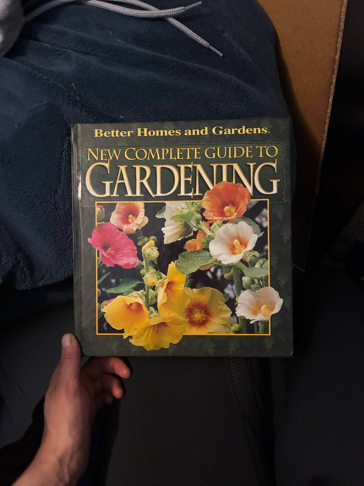 Better Homes and Gardens New Complete Guide to Gardening