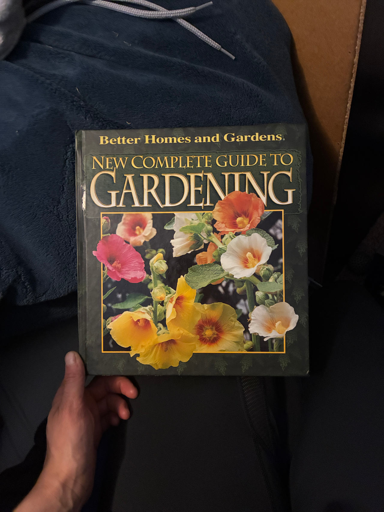 Better Homes and Gardens New Complete Guide to Gardening