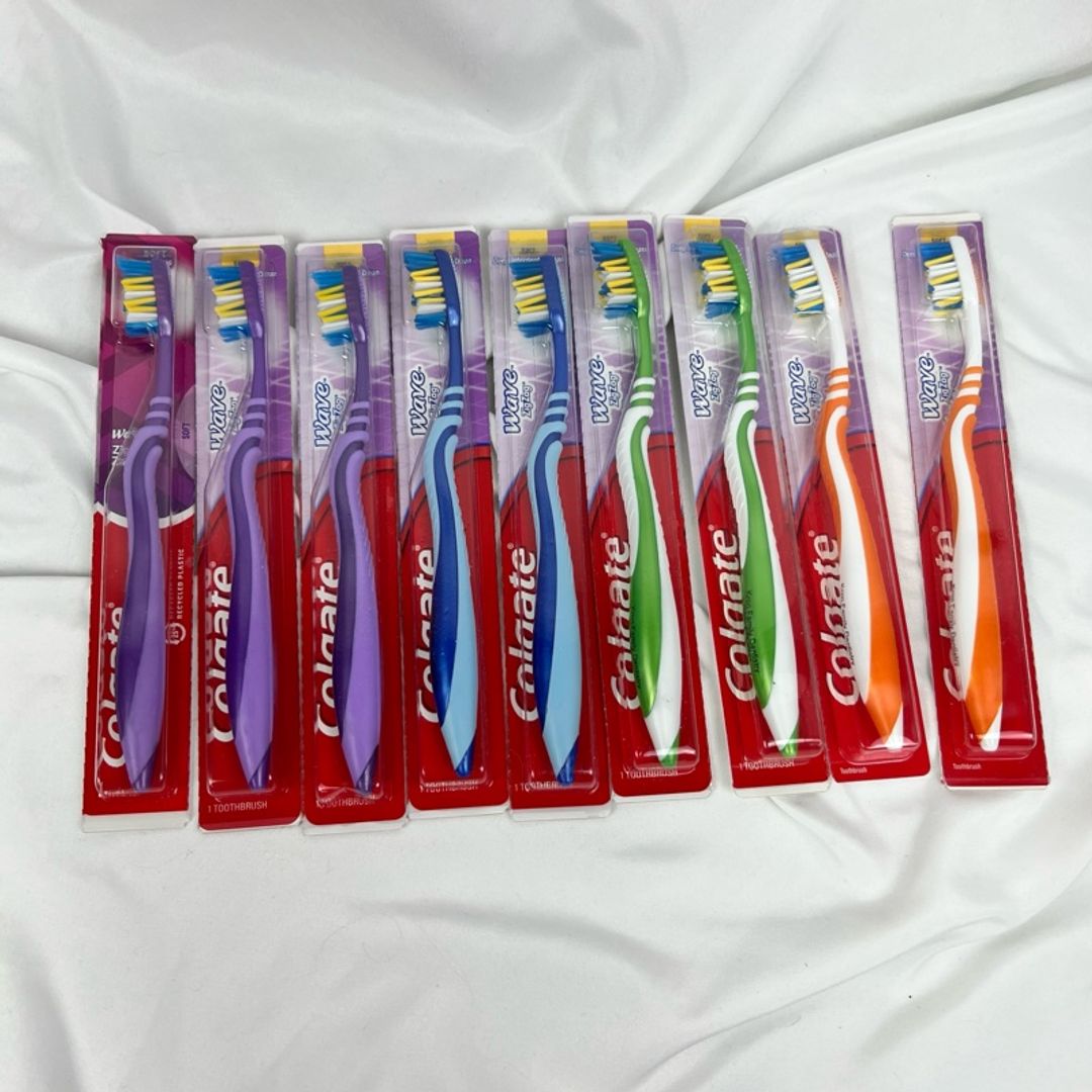 Colgate Wave ZigZag Soft Compact Toothbrush Lot of 9 Promo Purple Blue Green