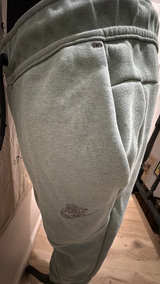Nike Sportswear Tech Fleece Joggers Mica Green size small - Image 4