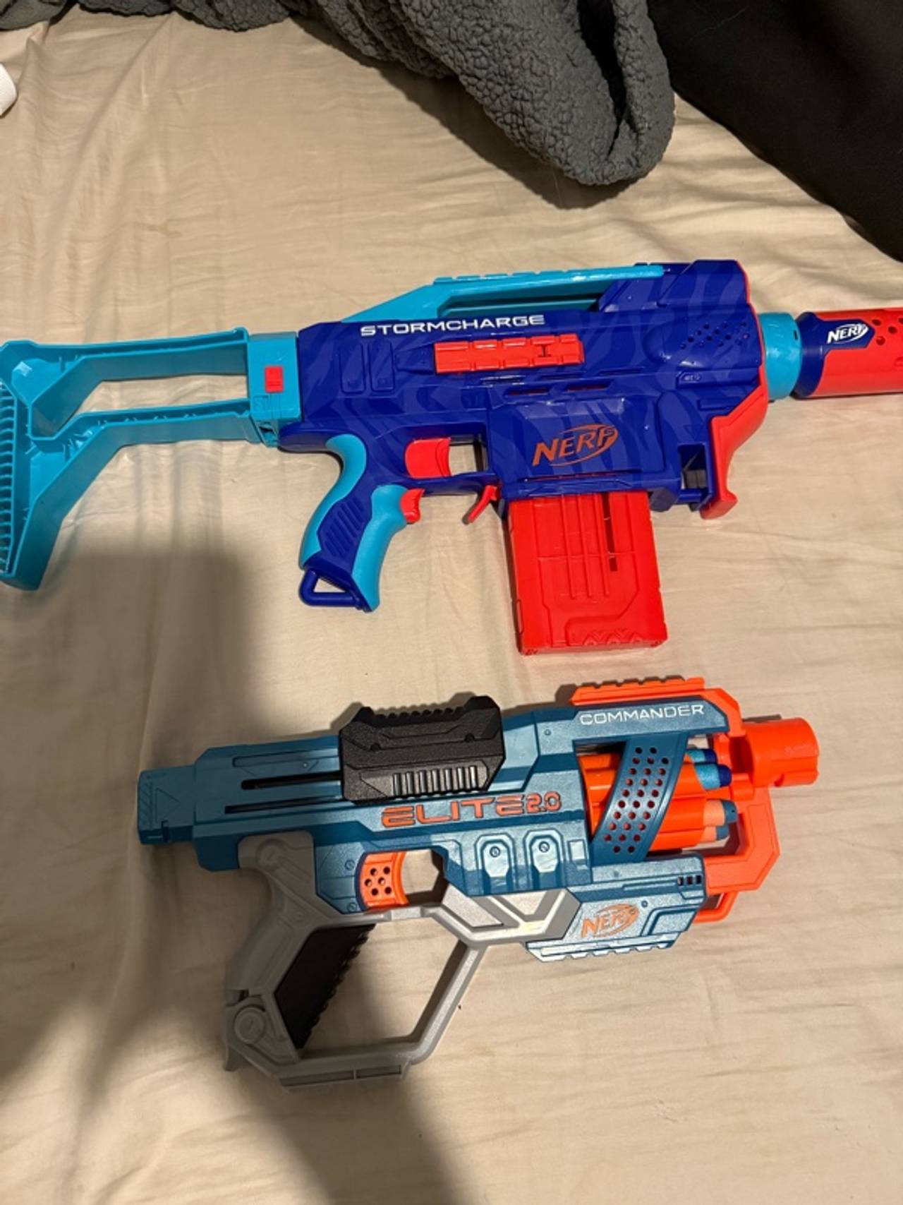 Nerf Elite 2.0 Stormcharge Motorized Blaster. Comes with Elite 2.0 Commander