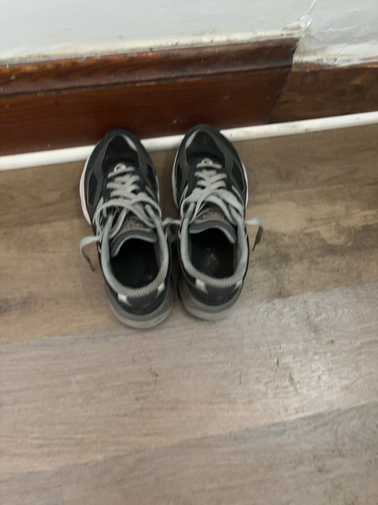 New Balance 990v6 Black/Gray Sneaker