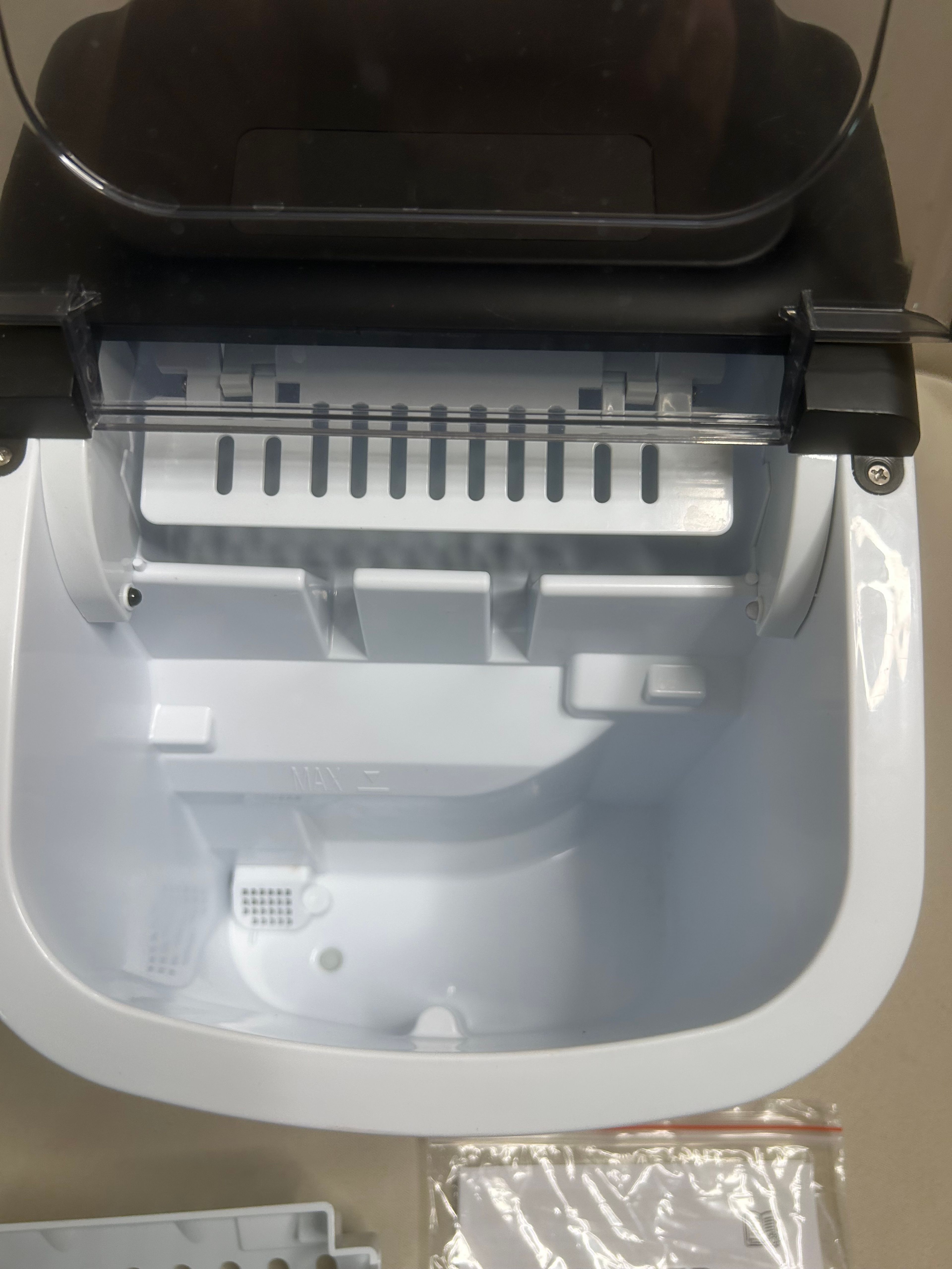 Unionbay IM-18S Countertop Ice Maker - Image 3
