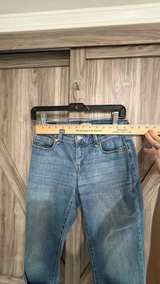 Levi's Women's Mid Rise 515 Capri Jeans size 2P - Image 5