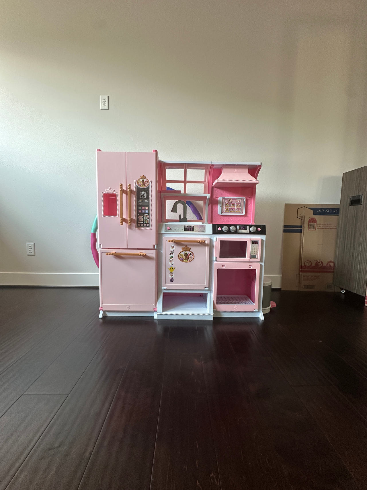 KidKraft Uptown Elite Play Kitchen