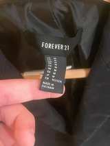 Forever 21 Women's Black Blazer - Image 2