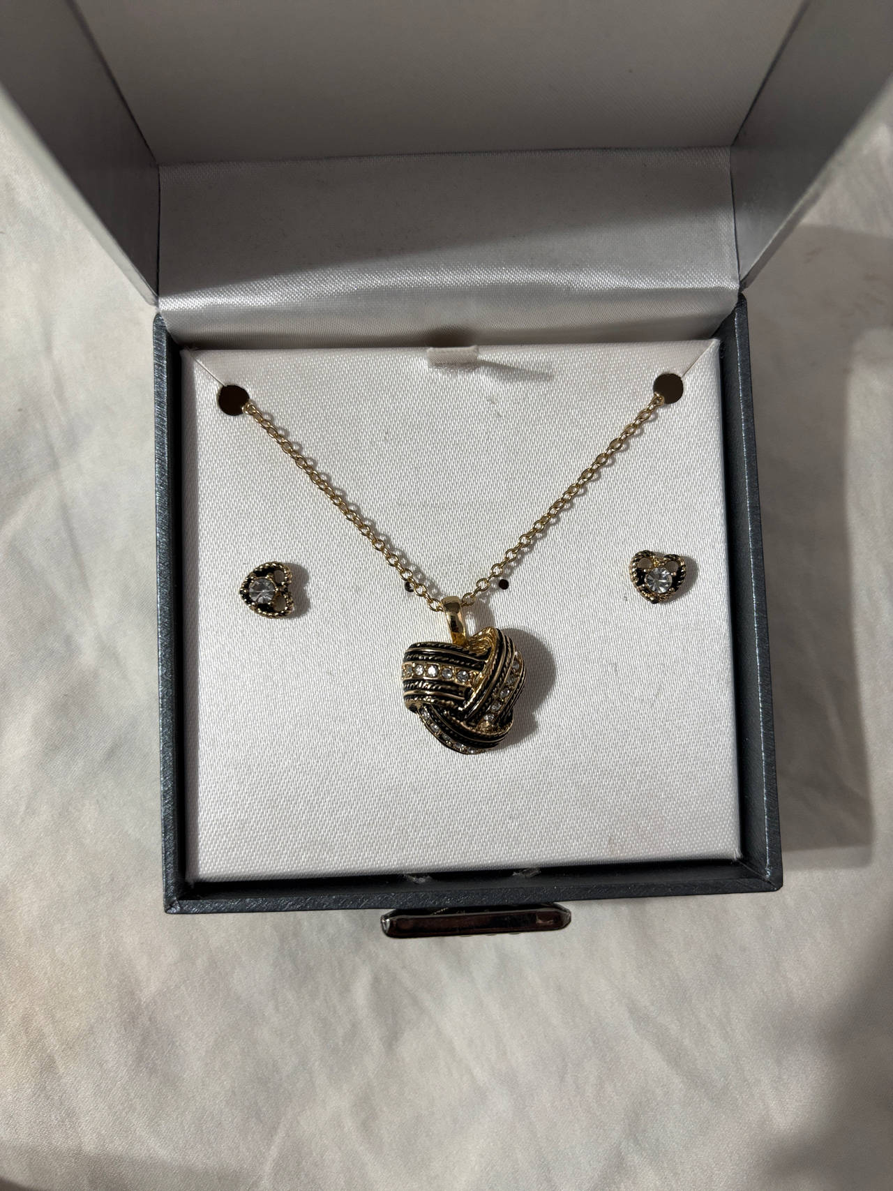 Knot Pendant Necklace and Earring Set