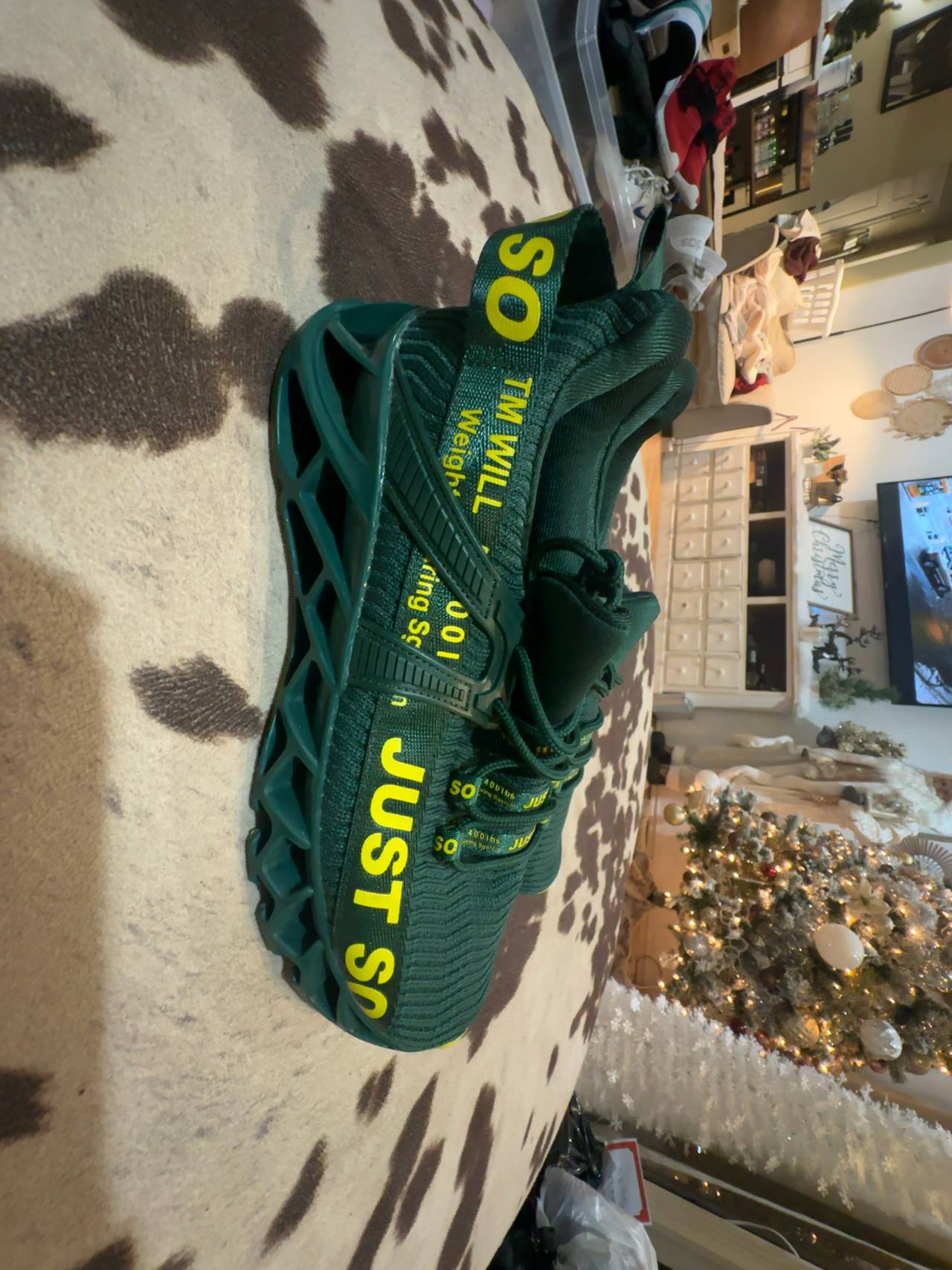 Just So So Men's Dark Green Running Shoes size women’s 9 men’s 7.5