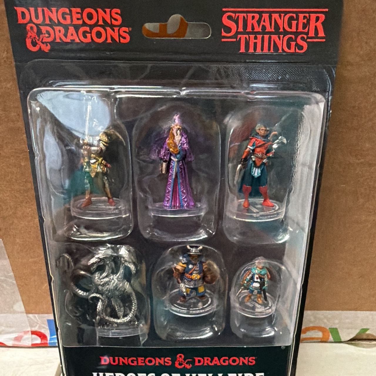 Dungeons & Dragons Stranger Things Heroes of Hellfire Miniatures Set Netflix