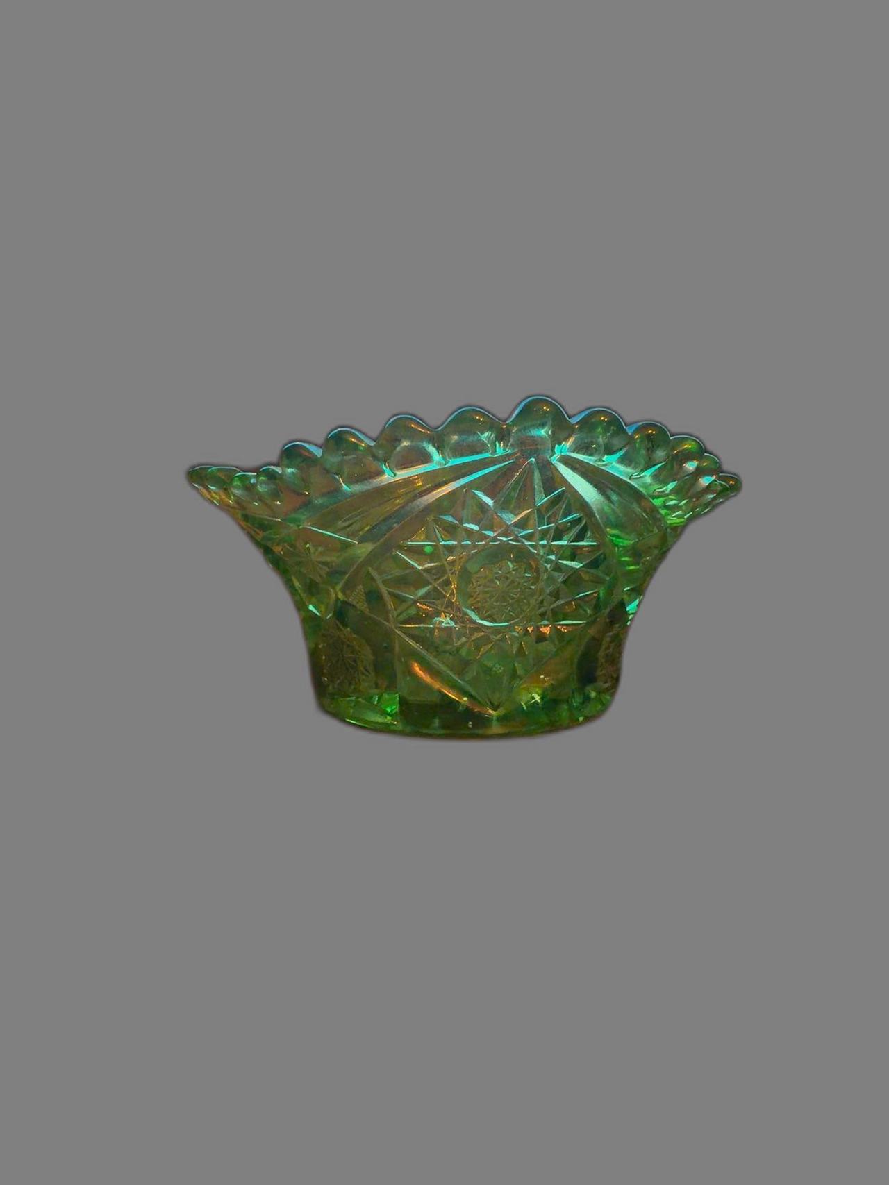 L.E. Smith Green Sawtooth Edge Square Glass Bowl