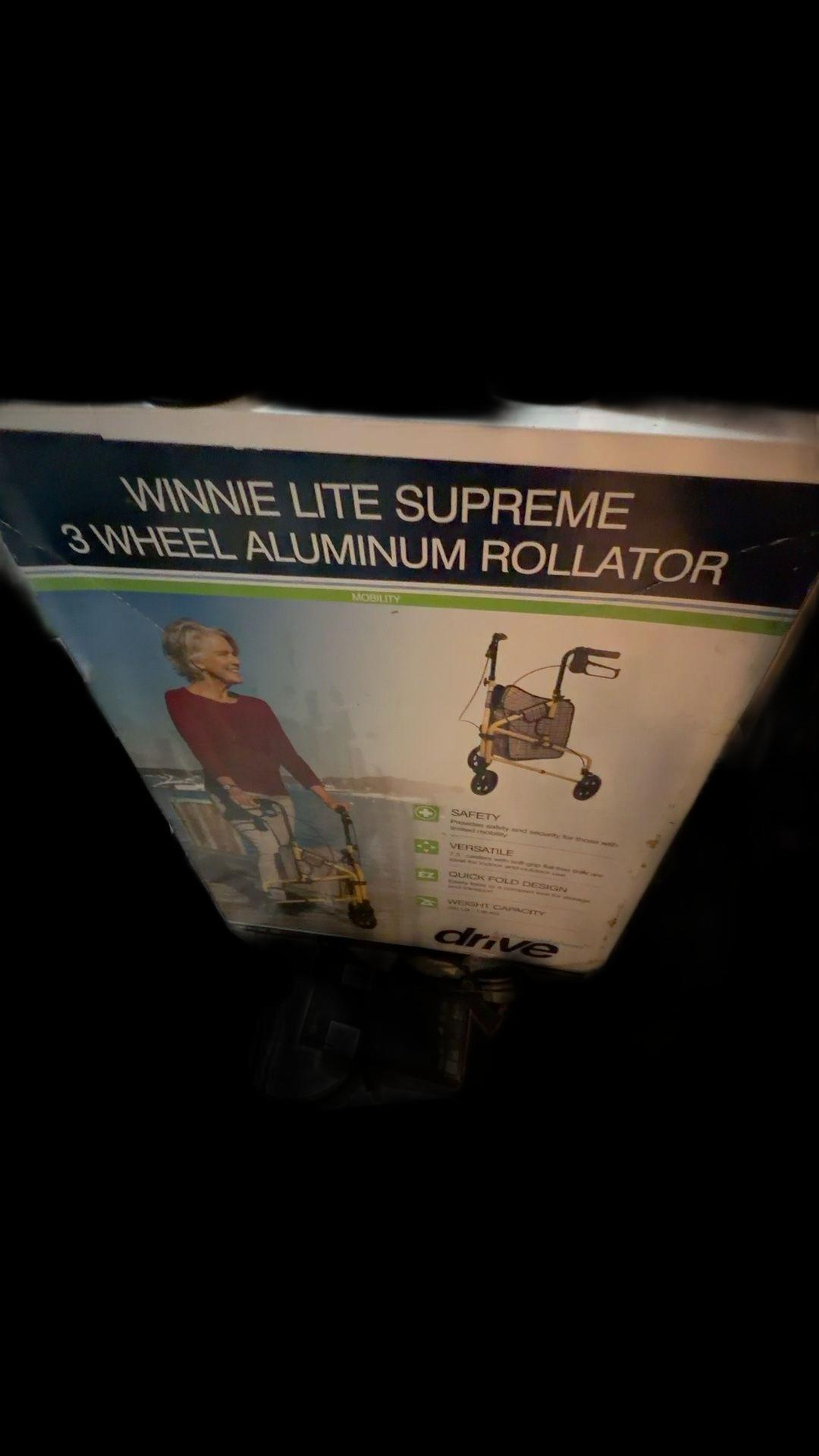 Drive Medical Winnie Lite Supreme 3‑Wheel Rollator Walker – Tan Plaid