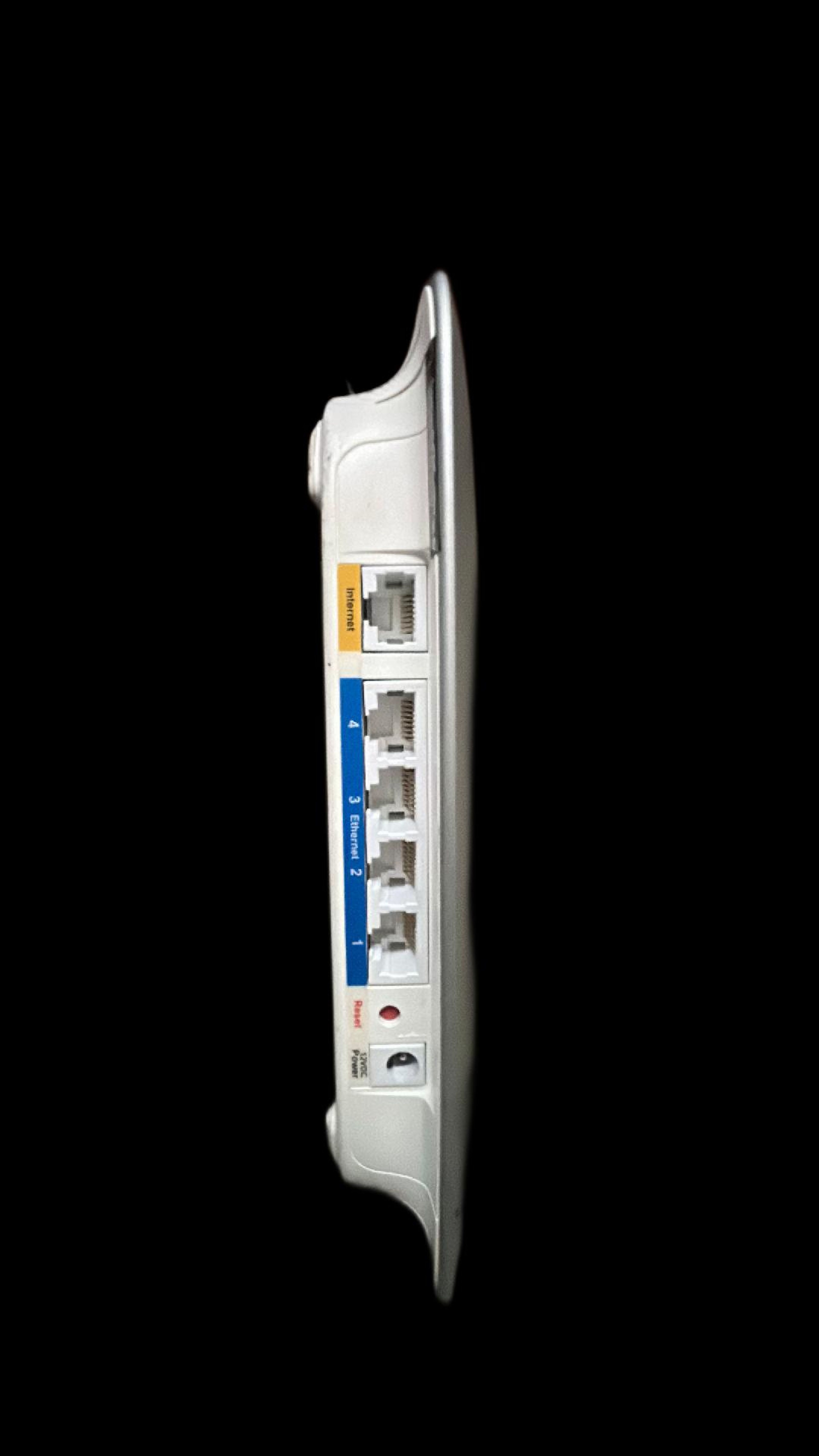 Cisco Valet Plus M20 White 4-Port Wireless Router - Image 2