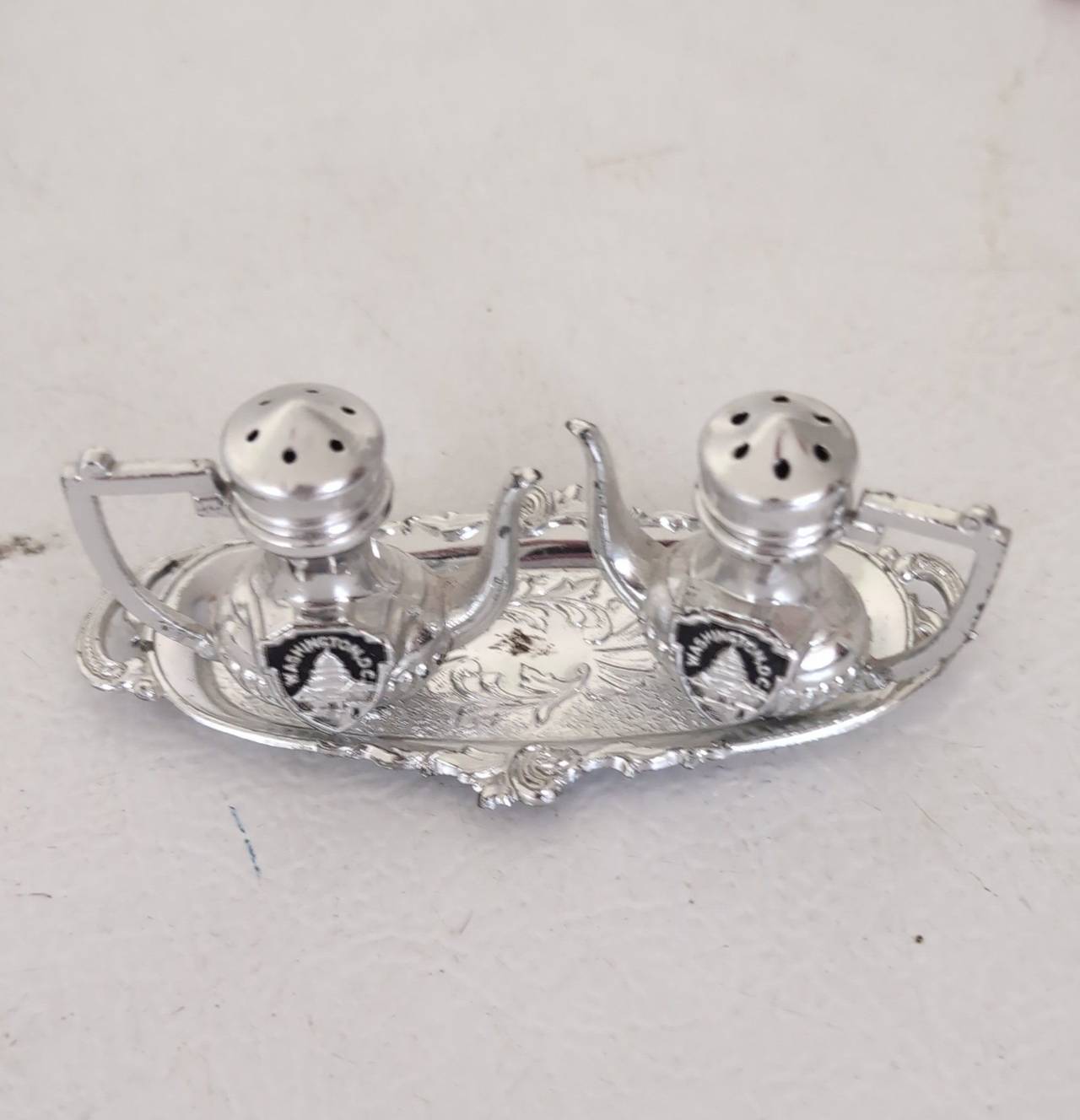 Vintage Washington D.C. Souvenir Salt and Pepper Shaker Set with Tray