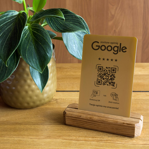 Stojak, prezenter z QR i NFC do zbierania opinii w Google, podstawa drewniana, złoty, wzór 4