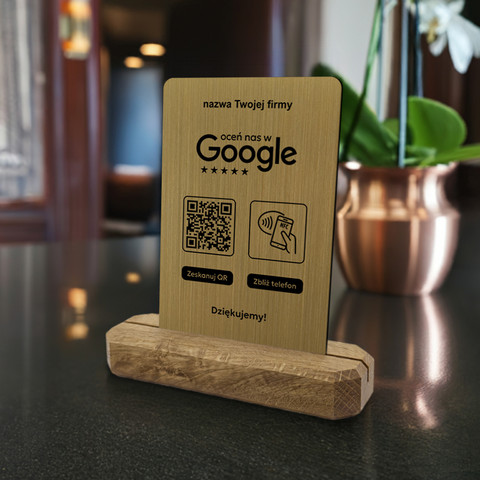 Stojak, prezenter z QR i NFC do zbierania opinii w Google, nazwa firmy, podkład dębowy, złoty