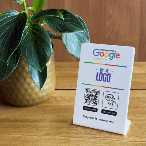 Stojak, prezenter gięty z QR, NFC i logo firmy do zbierania opinii w Google, biały, wzór 3