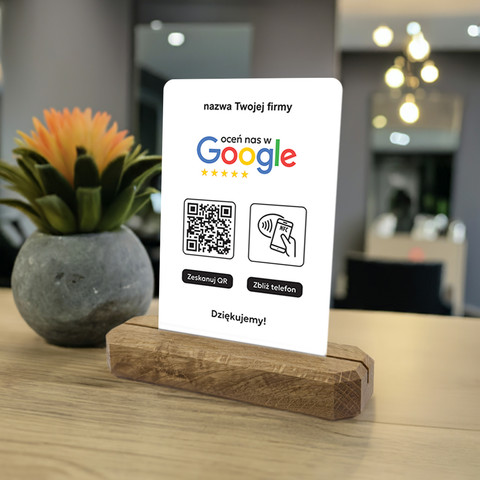 Stojak, prezenter z QR i NFC do zbierania opinii w Google, nazwa firmy, podkład dębowy, biały