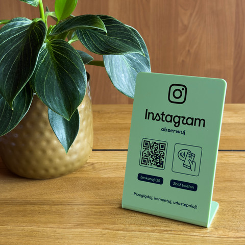 Stojak, prezenter gięty z QR i NFC do pozyskiwania obserwujących Instagram, oliwkowy, wzór 1