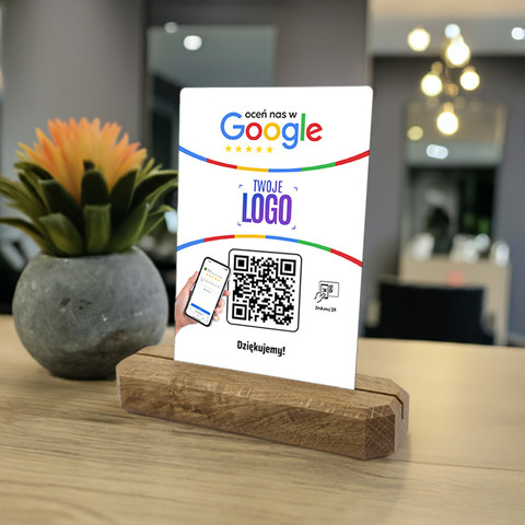 Stojak, metalowa karta z QR i Twoim logo do zbierania opinii w Google, podkład dębowy, biała