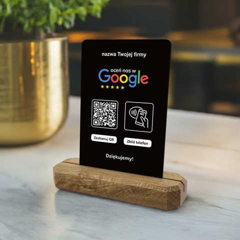 Stojak, prezenter z QR i NFC do zbierania opinii w Google, nazwa firmy, podkład dębowy, czarny