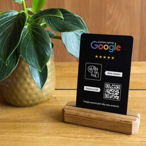 Stojak, prezenter z QR i NFC do zbierania opinii w Google, podstawa drewniana, czarny, wzór 2