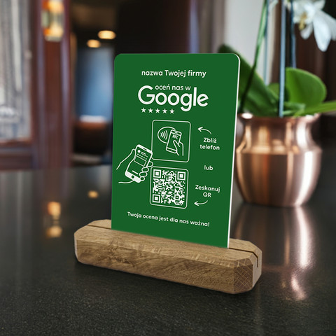 Stojak, prezenter z QR i NFC do zbierania opinii w Google, nazwa firmy, podkład dębowy, zielony klasyczny