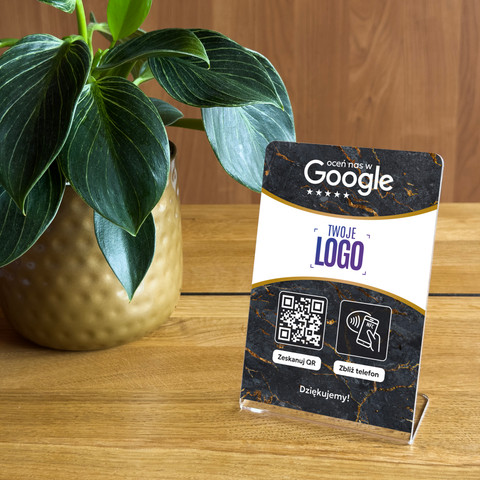 Stojak, prezenter gięty z QR, NFC i logo firmy do zbierania opinii w Google, ciemny marmur