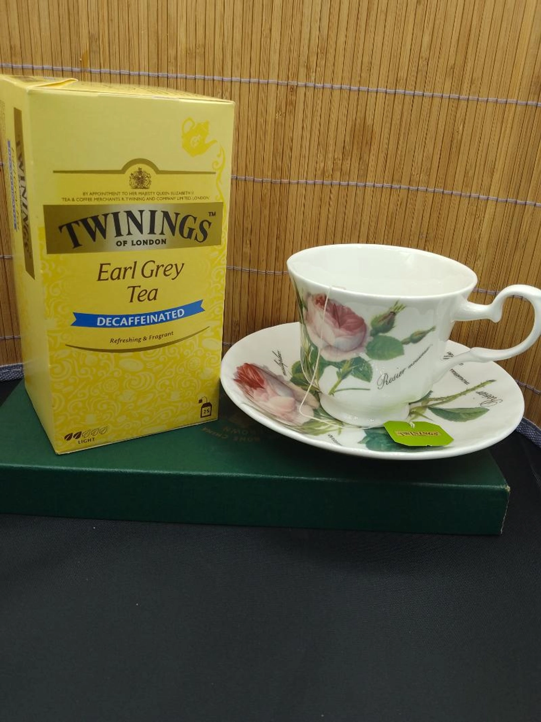 Thé noir Earl Grey déthéiné en boîte de 25 sachets