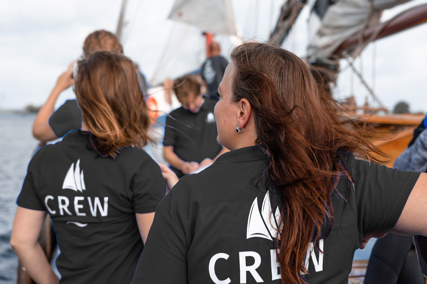 crew-women-2-iTOGQ.jpg