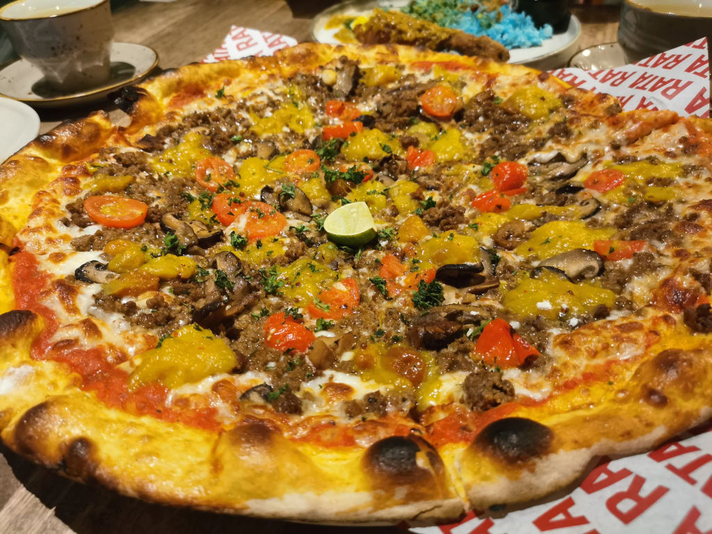 Lamb Ragout & Mango Chutney Pizza - RM 40.90